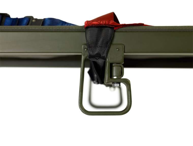 Multi point harness for field stretchers